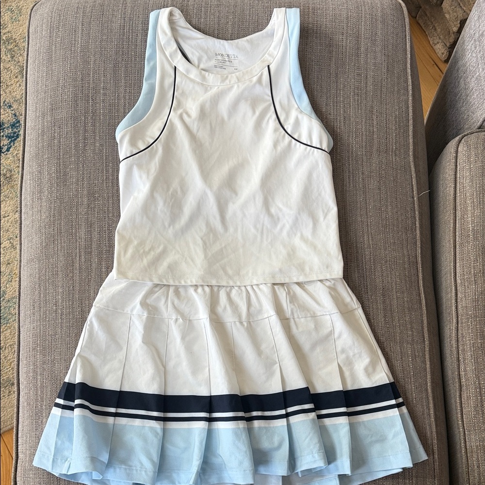 Mondetta White Performance Top